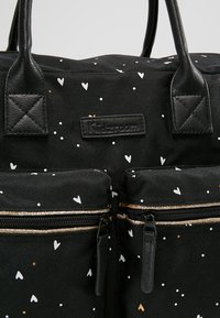 Kidzroom DIAPERBAG - Previjalna torba - black