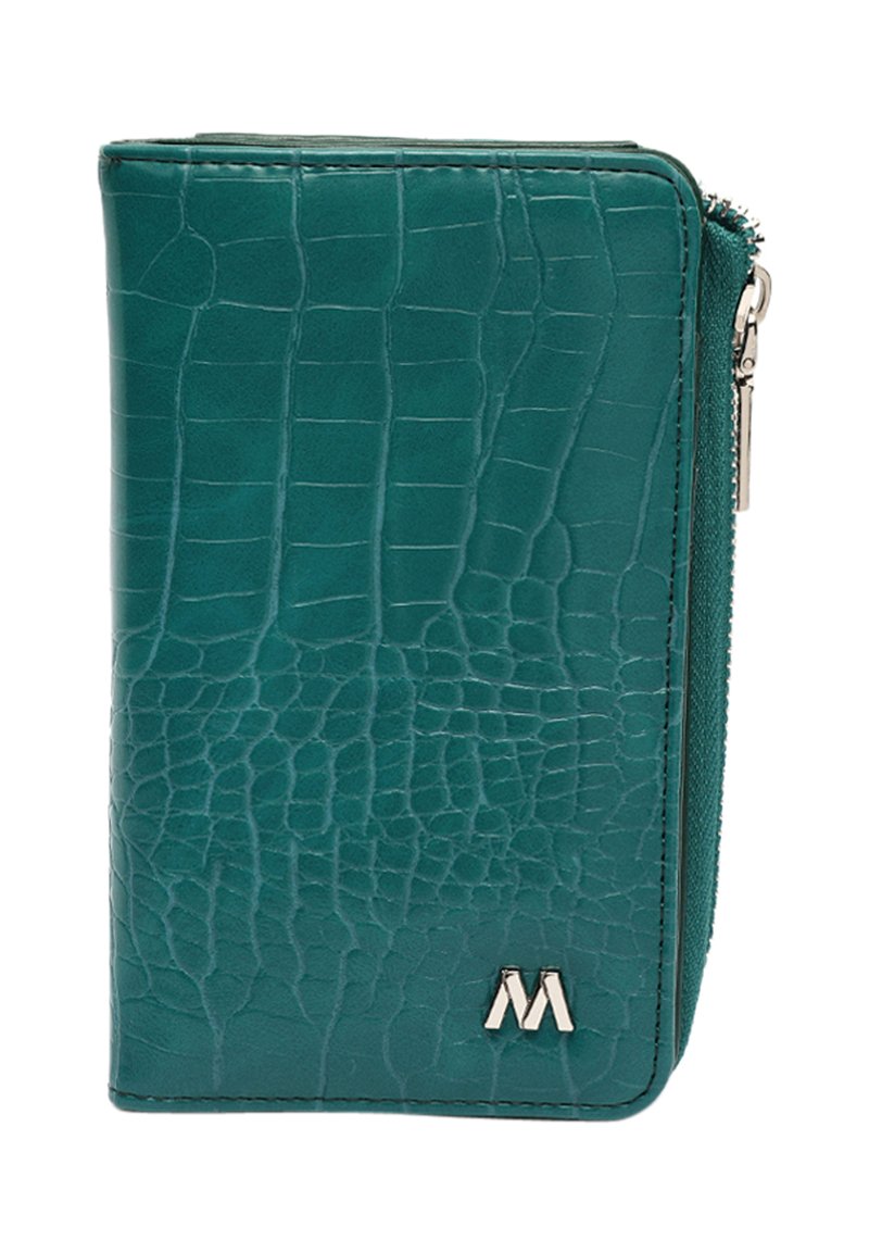 Portafoglio in pelle stampa coccodrillo color turchese con hardware argento e chiusura a zip. Design compatto, con logo a monogramma sul fronte.
