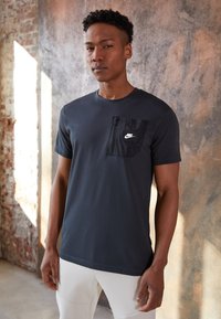 Não selecionado, off noir/black