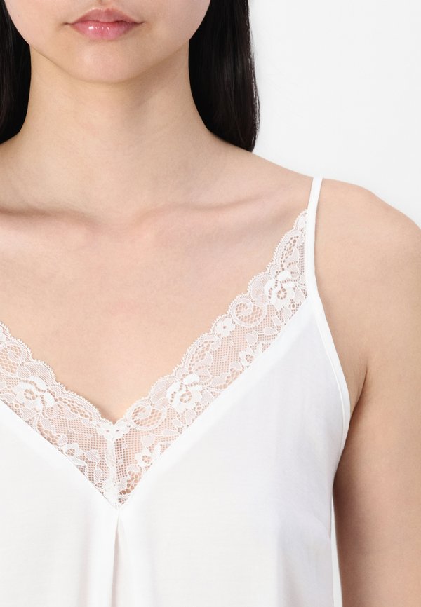 VICAVA V NECK SINGLET - Top - cloud dancer2