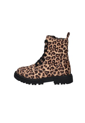 Luipaardprint enkelboots met een zwarte rubberen zool, ronde neus en zwarte veters. Gemaakt van zacht textiel met een gestructureerde afwerking.