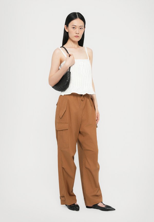 FEATH - Cargo trousers - bronze3