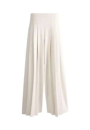 Pantaloni crema a vita alta con gamba larga, pieghe verticali, vestibilità ampia e orlo alla caviglia, mostrati su uno sfondo bianco semplice.