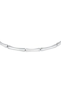 Collana in argento composta da anelli allungati e arrotondati con finitura liscia, che mette in risalto un design minimalista e una superficie riflettente.