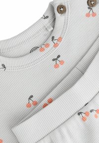 Next 2 PIECE WIDE LEG SET - REGULAR FIT - Pitkähihainen paita - grey cherry print