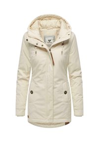 Beige geïsoleerde jas met een capuchon, trekkoord en rits. Voorzien van twee voorkruiszakken en een logotag. Gladde textuur, casual ontwerp.