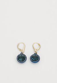 Boucles d'oreilles dorées ornées d'une grande pierre ovale bleu-vert entourée d'un anneau circulaire de petites pierres bleues. Design élégant avec fermoir à ressort.