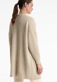 OYSHO LONG RIB KNIT - Jopica - stone