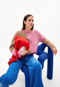 ARMEDANGELS MIYAAR  - Trui - pink me up-dry bark