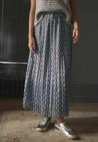 Next REGULAR FIT - PRINTED MIDI - Plisovaná sukně - blue