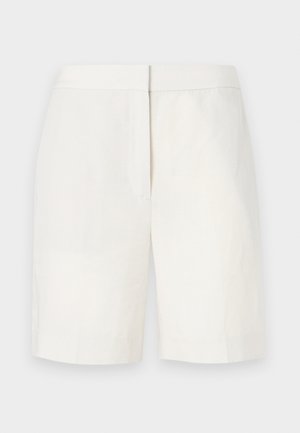 Șorturi din bumbac alb, cu tăietură dreaptă, față plată și textură subtilă. Prezintă un brâu și fără buzunare vizibile. Design simplu.