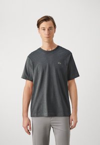 Lacoste Paprasti marškinėliai - pitch chine