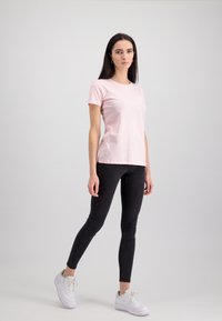Alpha Industries SMALL LOGO  - Majica kratkih rukava s printom - pastel pink