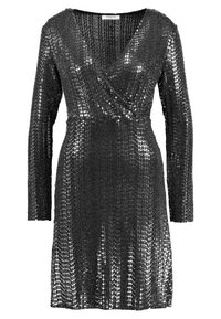 Svart paljettklänning med djup V-ringning, långa ärmar och virkad design, som har en slät, glänsande yta och en figurnära siluett.