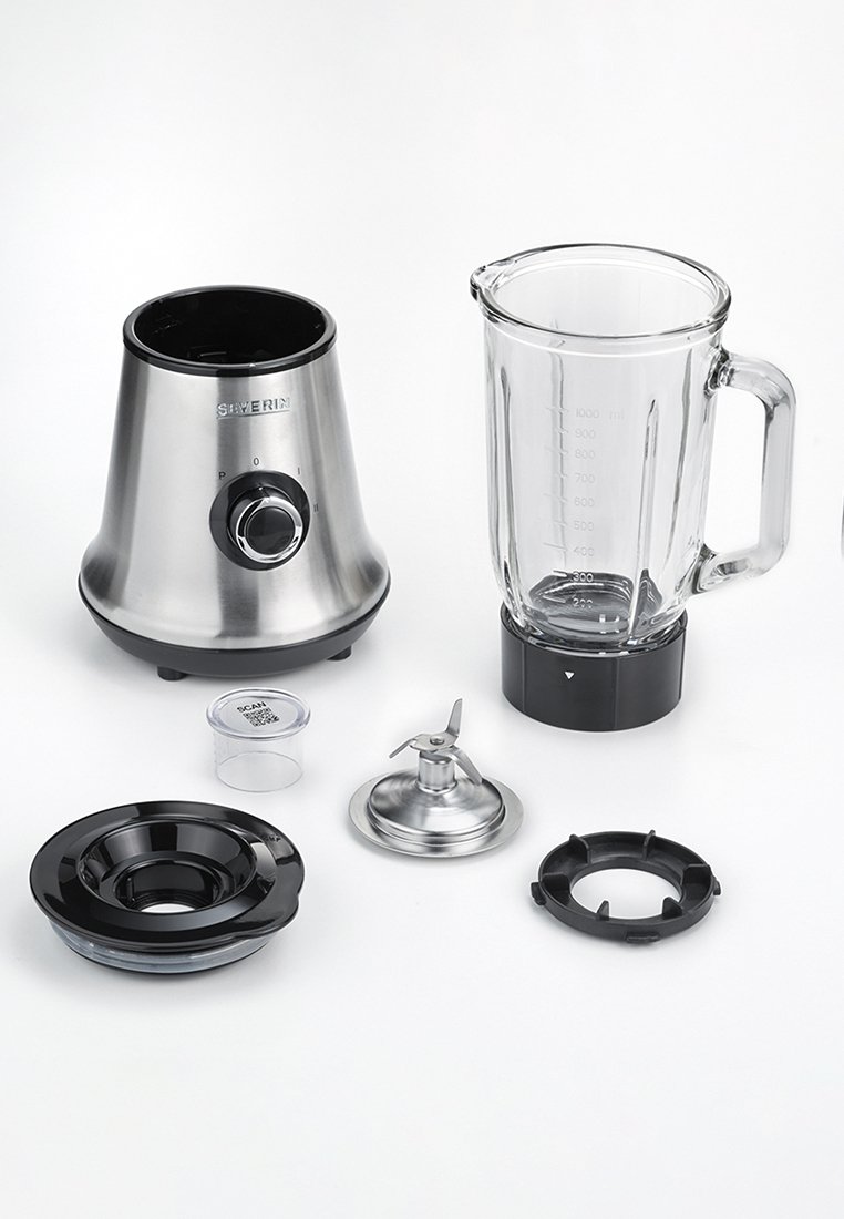 Edelstahl-Mixerbasis mit schwarzem Regelknopf, Glasmixbehälter und verschiedenen Aufsätzen: ein schwarzer Deckel, Edelstahlklinge und Kunststoffbehälter.