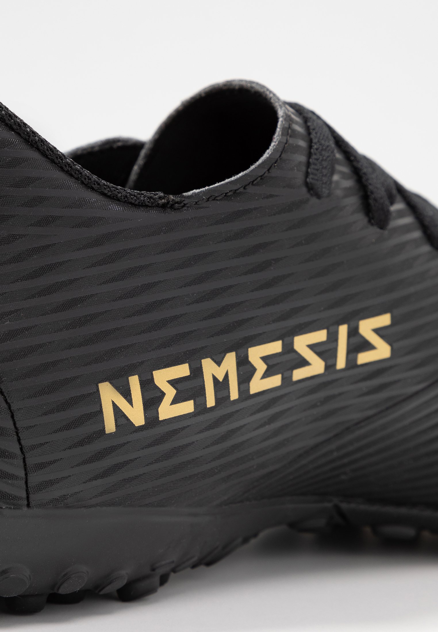 adidas nemeziz 19.4 black