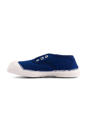 Chaussure en toile bleu marine à enfiler avec embout en caoutchouc blanc et semelle, dotée de trois œillets métalliques et d'un aspect légèrement usé.