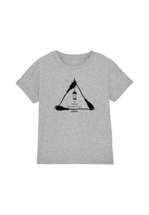 Gray short-sleeve t-shirt with a black design of three broomsticks forming a triangle around a hanging lantern and text "The Three Broomsticks Harry Potter."