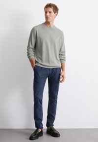 Marc O'Polo REGULAR - Strickpullover - light grey melange