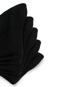 Schwarze Socken aus geripptem Stoff, mit einer glatten Textur. Das Design zeigt eine gestapelte Anordnung, die die Elastizität des Stoffes hervorhebt.