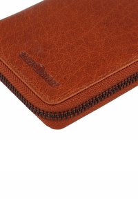 Thumbnail Image 5