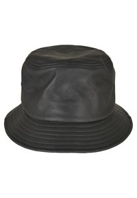 Černý kožený klobouk typu bucket s hladkým povrchem, kulatou korunou a širokým, žebrovaným okrajem. Obsahuje prošívané detaily na koruně.