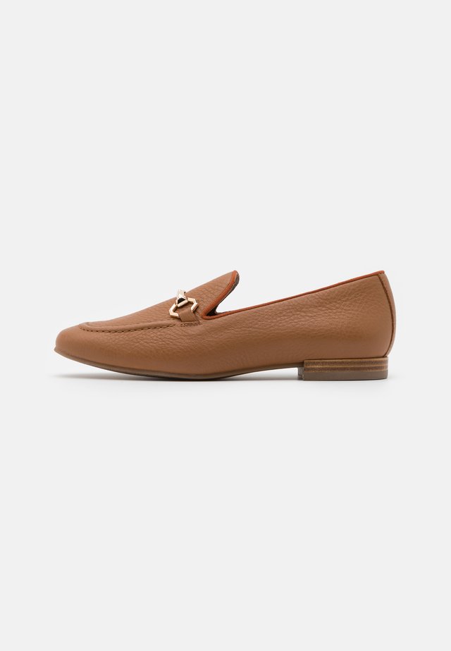 Loafers - cognac