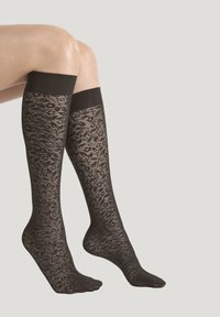 Zwarte kniekousen met een doorschijnend bloemenpatroon en een zwarte, effen band aan de bovenkant. Zachte textuur met een lichtgewicht ontwerp.
