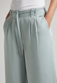 Pepe Jeans ATENEA - Hlače - hydro green