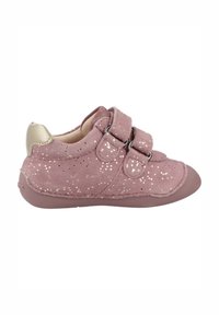 Con una toma in suede rosa, queste scarpe presentano dettagli glitterati, doppie cinghie in Velcro e una punta in gomma arrotondata per aderenza e flessibilità.