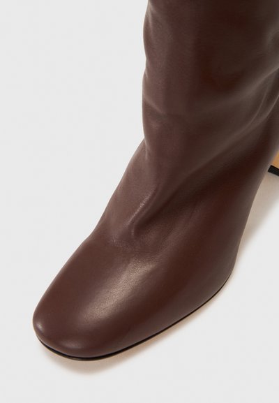 Souliers Martinez ROBERTA brązowy