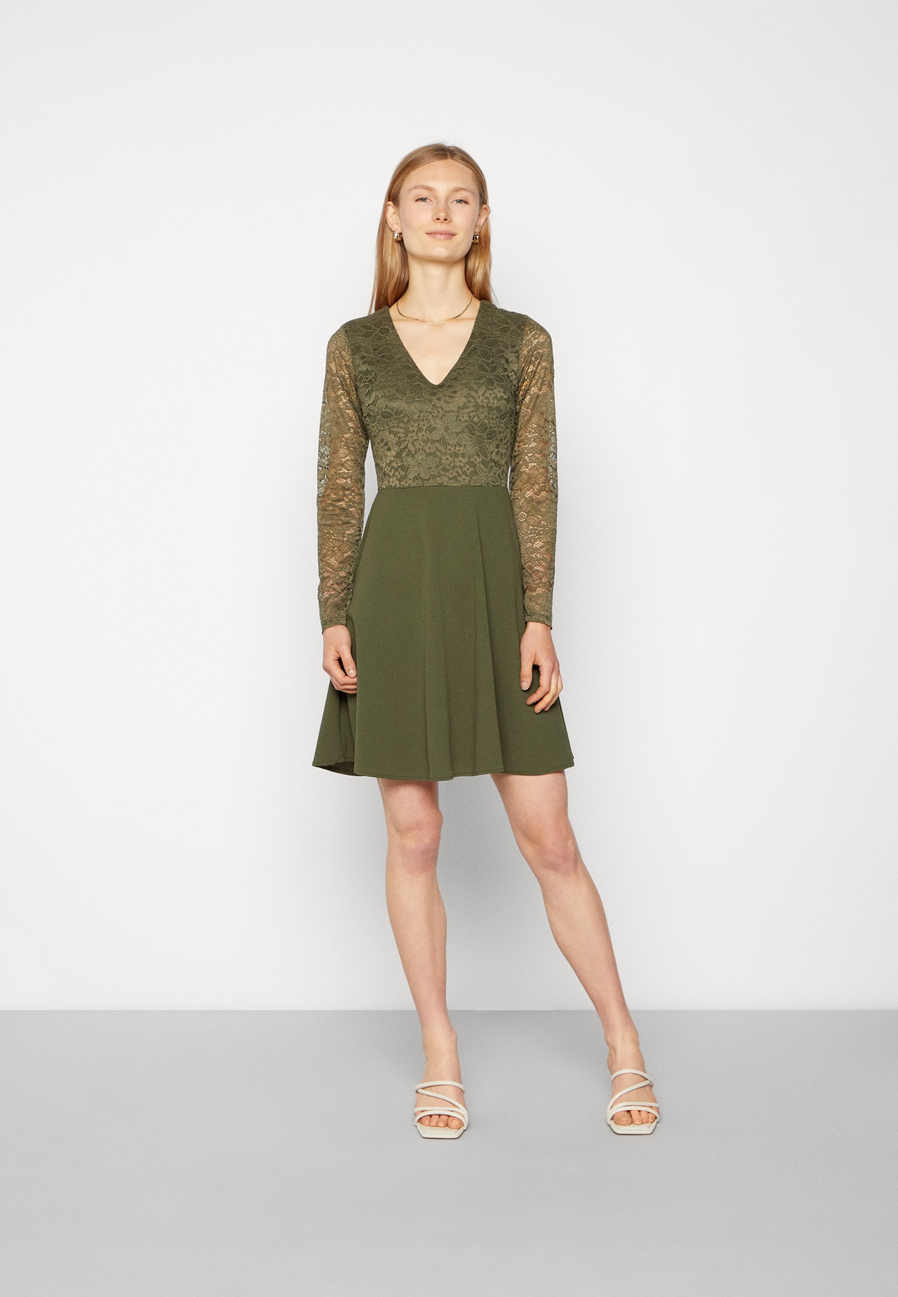WAL G. MICHELLE SKATER - Cocktail dress 
