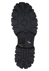 Černá gumová podrážka s hlubokými drážkami a geometrickými vzory, obsahující štítek s pokyny pro údržbu obuvi a velikostí 42.