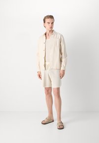 Les Deux BATEMAN - Shorts - ivory
