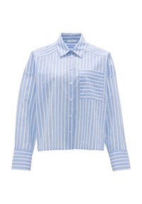 Chemise bleu clair à boutons avec des rayures blanches verticales, une poche poitrine rayée, des manches longues et un col pointu.