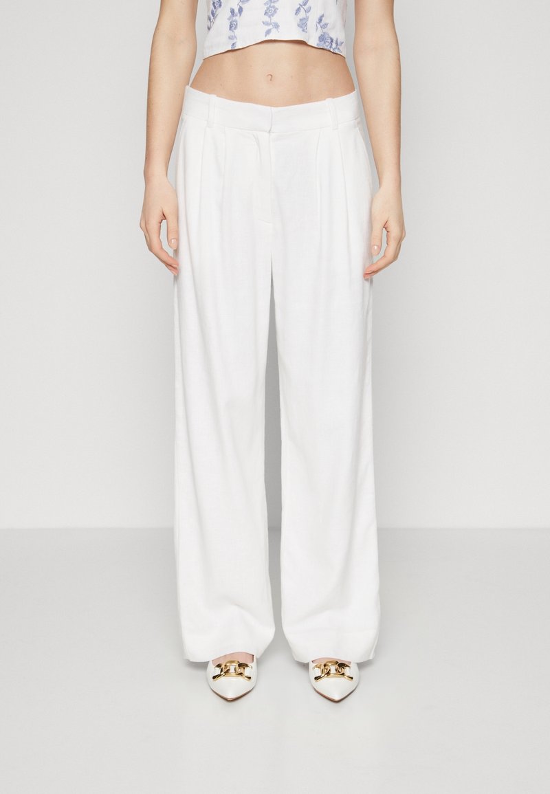 Abercrombie & Fitch Tygbyxor - white