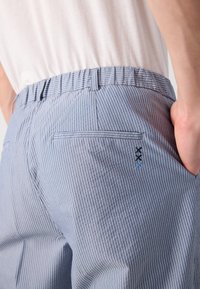 Thumbnail Image 9