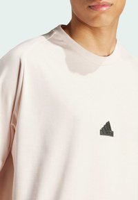 adidas Sportswear Sport T-shirt - putty mauve