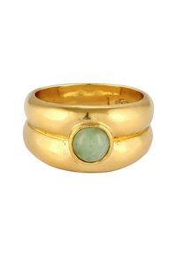 Ring i guldfärgad metall med en slät, rundad design och en central, infattad grön sten. Har en polerad yta och minimal detaljer.