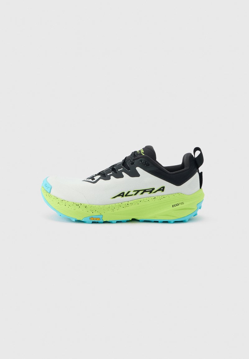 Chaussure de trail running blanche et noire avec une semelle vert citron, une bande de roulement bleue, des lacets noirs et le logo "ALTRA" sur le côté et la languette.