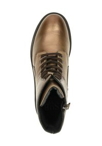 Bronzen leren enkelboots met zwarte veters, ronde neus, zijrits en een gladde textuur; subtiele stiknaadaccenten langs de randen.