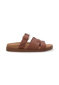 Braune Leder-Sandalen mit zwei breiten Riemen und einer Schnallendetail, einem gepolsterten Fußbett und einer flachen Gummisohle.