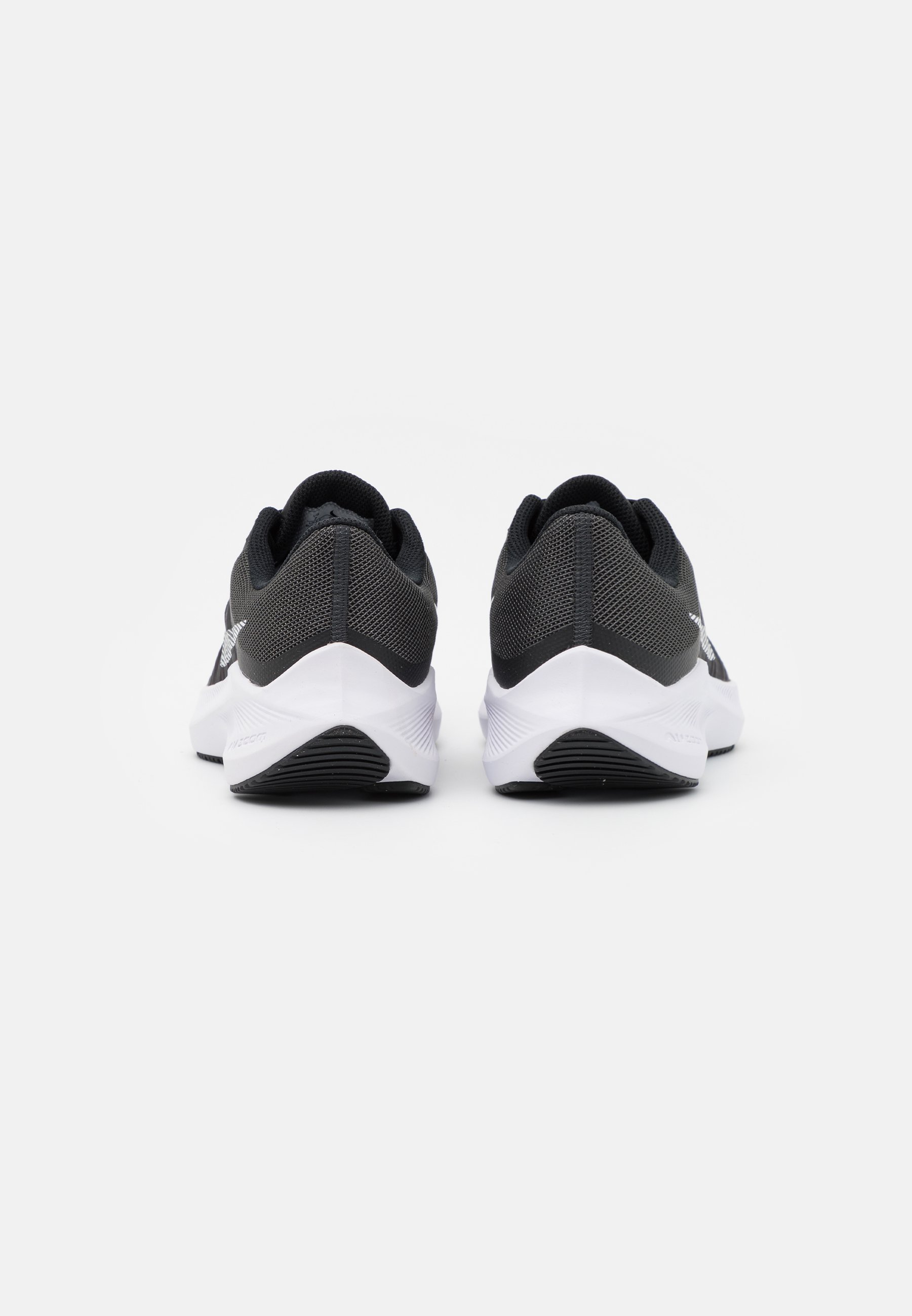 Nike Performance ZOOM WINFLO 8 - Zapatillas de running neutras -  black/white/dark smoke grey/light smoke grey/negro - Zalando.es