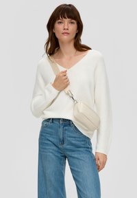 s.Oliver MIT V-AUSSCHNITT - Strickpullover - ecru