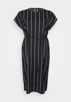 Vero Moda Curve VMCBERTA PIRA DRESS - Jerseyjurk - black/birch