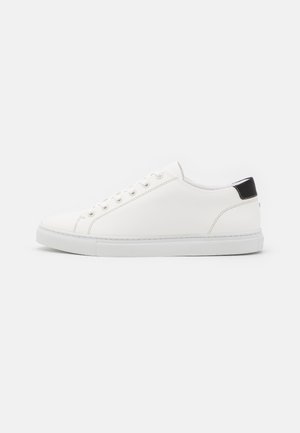 COURT LITE - Trainers - white/black