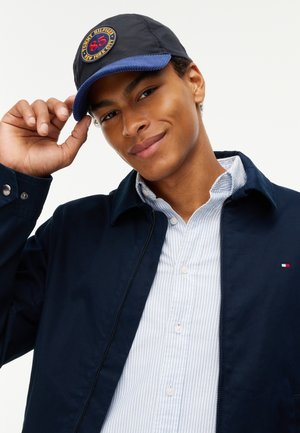 Tommy Hilfiger, ARCHIVE LOGO BADGE BASEBALL CAP - Шапка - blue/black