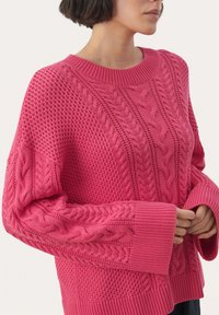 Part Two Sweter