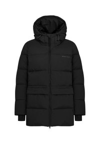 Chaqueta acolchada negra con capucha, que cuenta con un cierre frontal, dos bolsillos delanteros y secciones acolchadas para aislamiento. Detalle de marca mínimo.