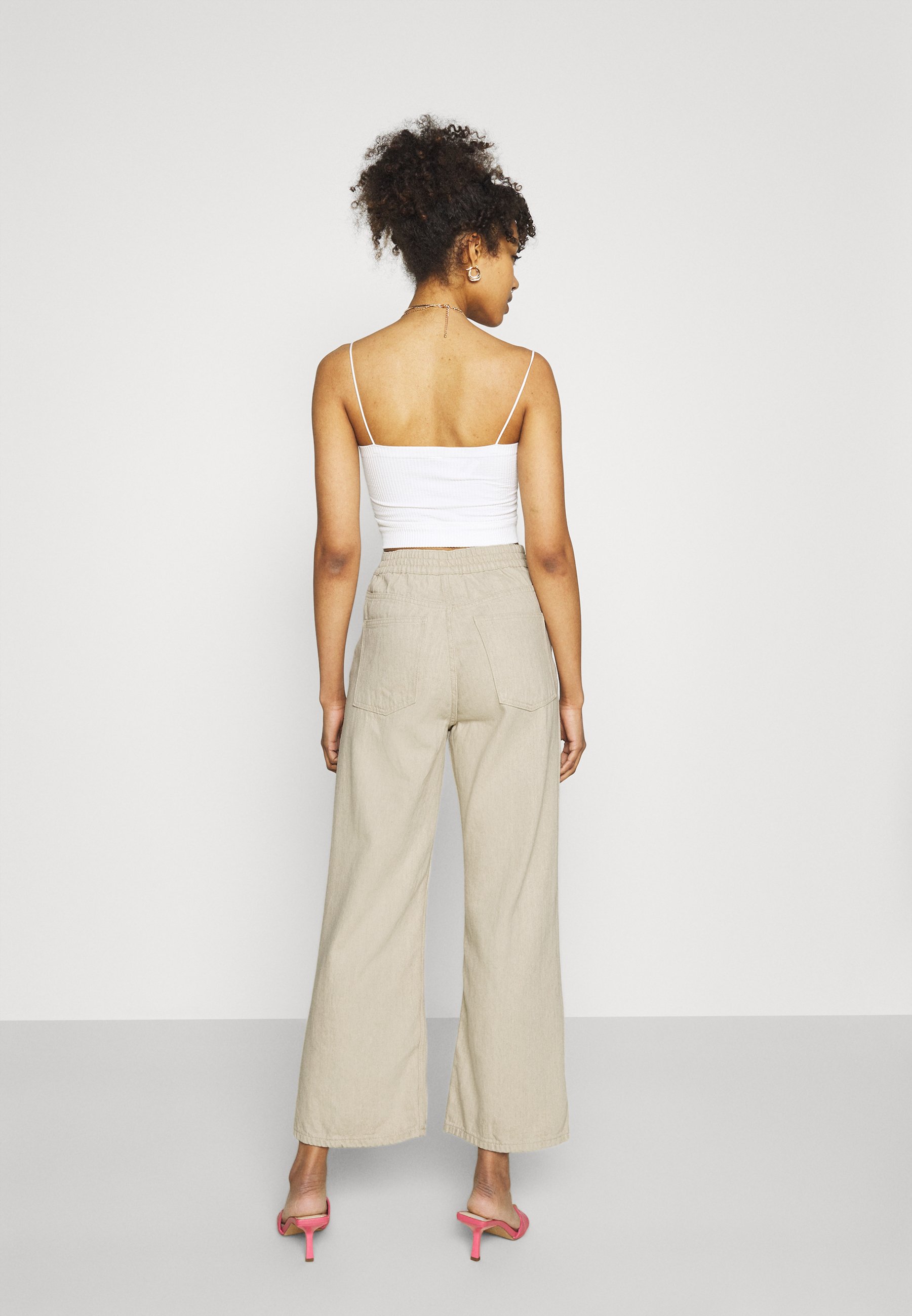 Weekday LINEAR - Flared Jeans - beige 